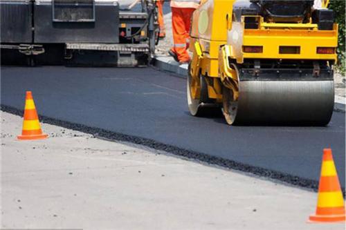 鋪路用的瀝青是什么瀝青？對(duì)人體有危害嗎？  第5張